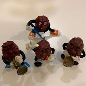 For vintage California raisins 1988 Hardee’s toys 1